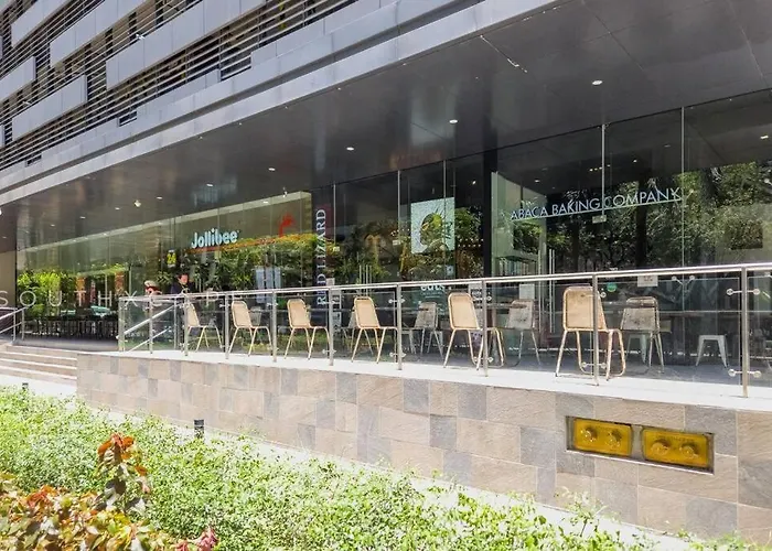 Furnished 3Br Townhouse Near Cebu It Park With Parking, Fast Wifi, Netflix And More