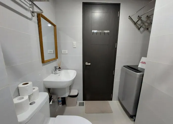 Baseline Prestige Studio With Free Parking & Wi-Fi